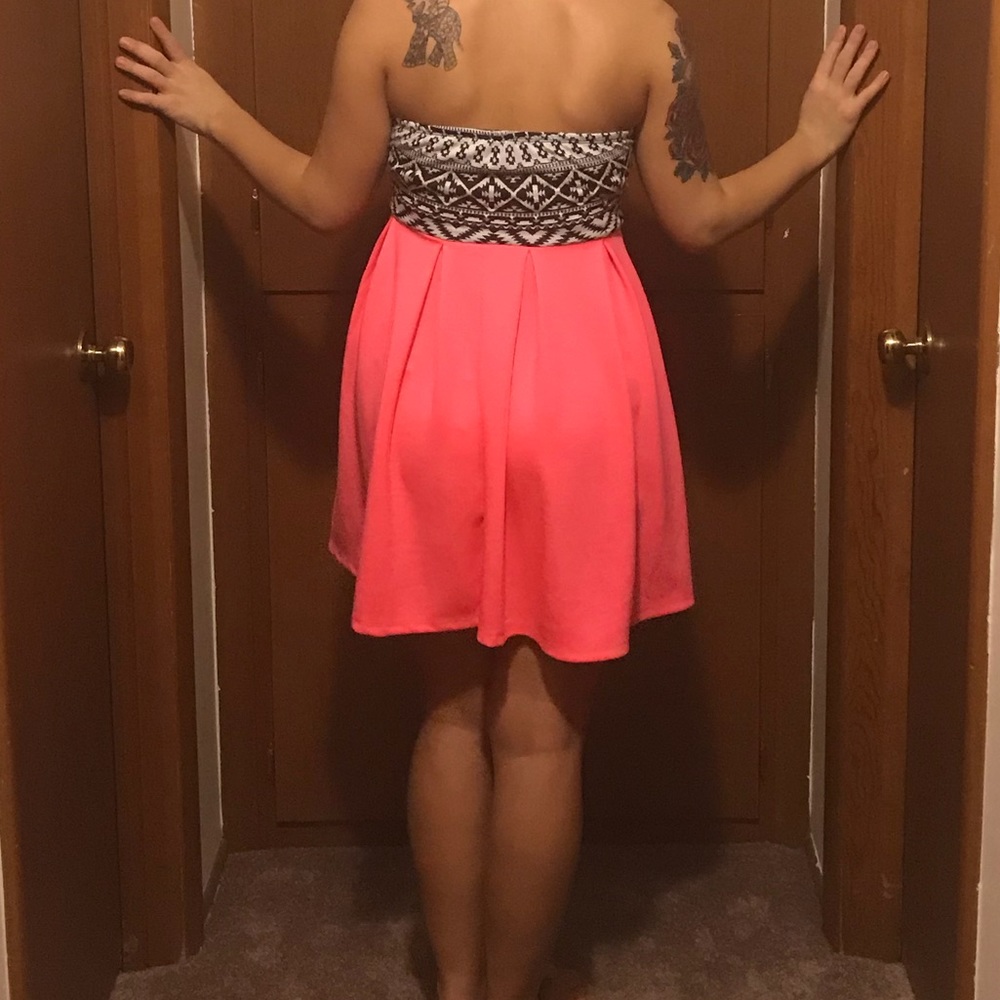 Short Dress - Picture 3 of 4